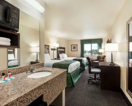 Travelodge by Wyndham Livonia Hotels in Pointe Coupee Parish