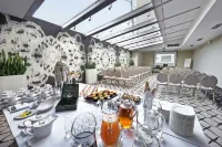 Queen Boutique Hotel - balcony