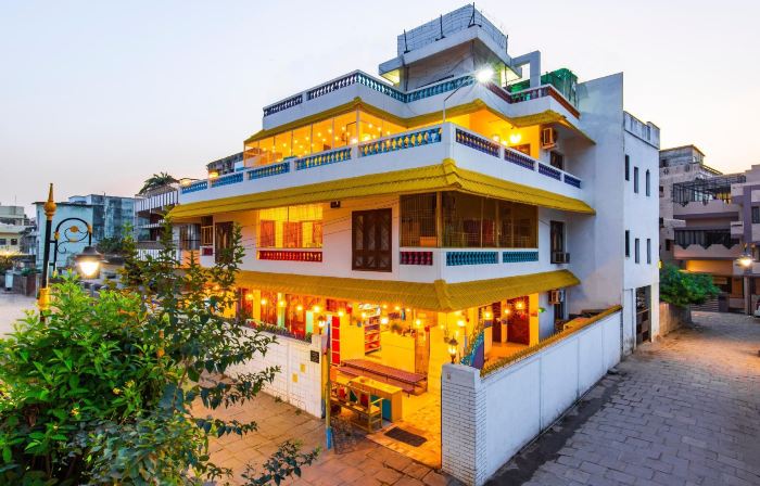 Gostops Lite Varanasi