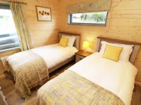 Elm Lodge Hotels in Pennington