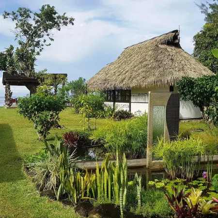 Linareva Moorea Beach Resort