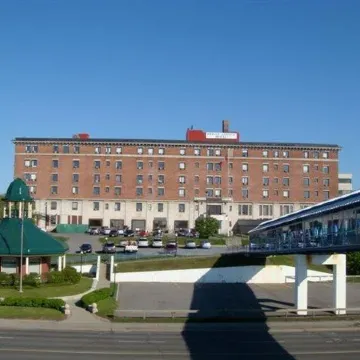 Prince Arthur Waterfront Hotel & Suites