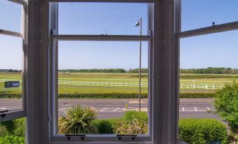 Arden House - Rooms with Continental Breakfast