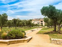 Lagrange Vacances le Domaine de Bourgeac Hotels in Paradou