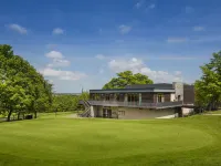 Oulton Hall Hotel, Spa & Golf Resort Hotels near ترينيتي ليدز