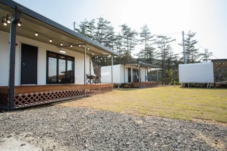 Yangyang Camp Animal Pension Отели рядом с достопримечательностью «Yangyang Surfyy Beach»