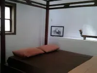 Room in B&B - Villas in Batu Indonesia Homestay Hotel dekat Pantai Bangsong