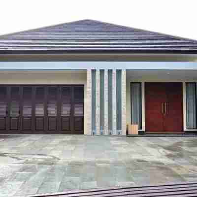 Cempaka 7 Villa 8 Bedrooms Private Pool Hotel Exterior