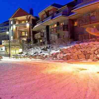 Lodges at Canmore Hotel Exterior