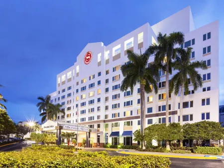 Sheraton Suites Fort Lauderdale West Отели рядом с достопримечательностью «Сентрал Бровард Риджинал Парк энд Стадиум»