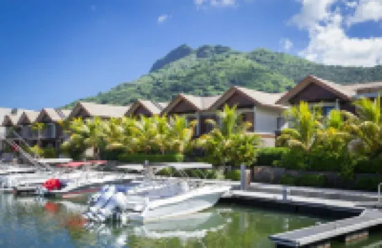 West Island by Horizon Holidays Hotel berhampiran La Tourelle Ocean View Residence Mauritius