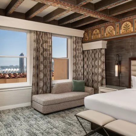 Courtyard by Marriott San Diego Downtown Отели рядом с достопримечательностью «Портовый район»