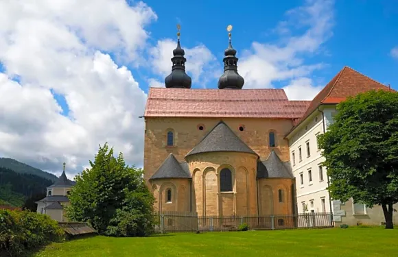 克羅納赫 - 羅森伯格要塞胡法酒店