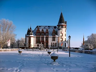 Seehotel Schloss Klink Hotels in Untergöhren