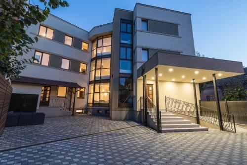 Pensiunea Select Central - Housity