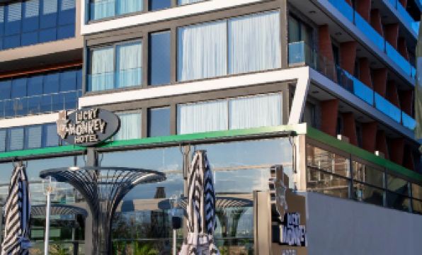 Lucky Monkey Hotel