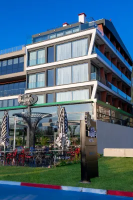 Lucky Monkey Hotel - Pet friendly