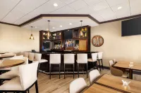 DoubleTree by Hilton New Orleans Airport - bar