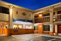 Days Inn by Wyndham Jacksonville NC Отели в г. Джексонвилл
