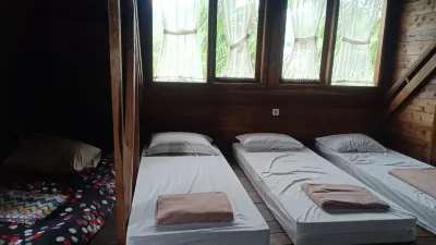 Villa Kayu 1 Hotels in Nagrak
