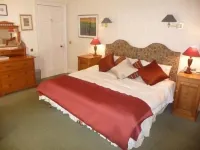 سبايلو بانك هاوس Hotels near كورستورفاين