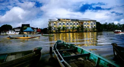 Hotel Victoria River View Hotels near Kebun Sehat Baznas