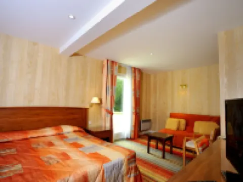 Logis Hôtel Restaurant Relais du Gué de Selle Hotéis em Mayenne