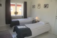 Alvaret Hotel & Hostel Hotels near Edins Lustgård och Snickeri