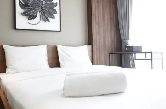 Artistic & Scenic Studio at Gateway Pasteur Near Cimahi by Travelio