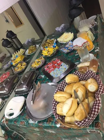 Hotel Imperial Inn Отели в г. Сан-Каэтану-ду-Сул