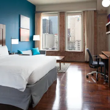 TownePlace Suites Dallas Downtown Отели рядом с достопримечательностью «Кей Бейли Хатчисон Конвеншен Сентер Даллас»
