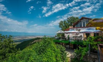 Kanudosi Guest House