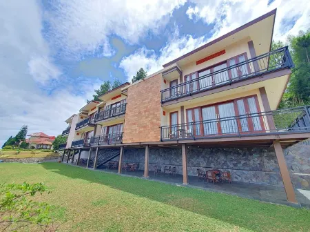 The Eight by Villa Panorama Sanad Отели рядом с достопримечательностью «Camping ground citamiang»