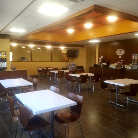 Super 8 by Wyndham Casper East/Evansville