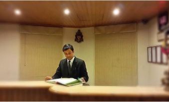 Wingait Inn - Hotel Near the Mall Road - Housity