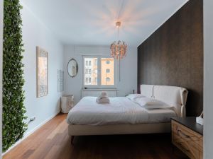 Modern Lux Apartment with Balcony in Luxembourg