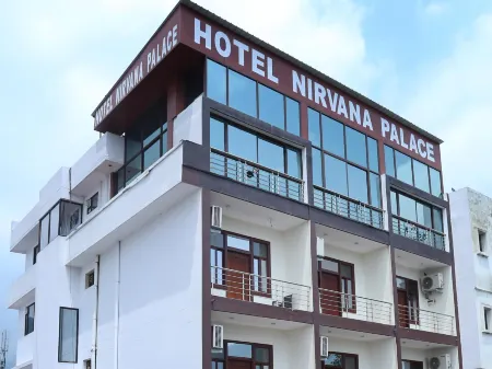 Hotel Nirvana Palace Отели в г. Ришикеш