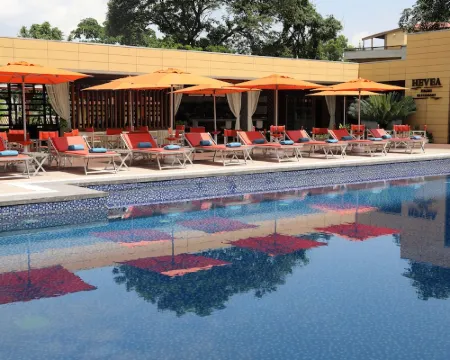 フルーヴ コンゴ ホテル バイ ブラゾン ホテルズ キンシャサのホテル