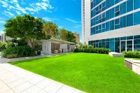 H Luxury Residence Apartments - Holiday Paradise Hotels in Surfers Paradise