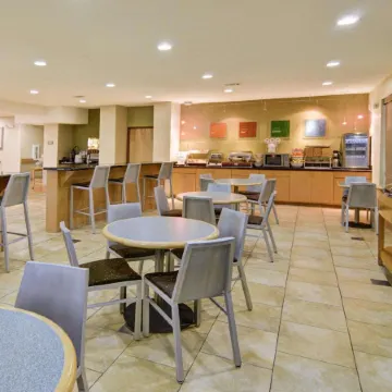 Comfort Suites Lindale