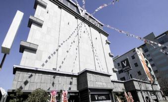V Hotel