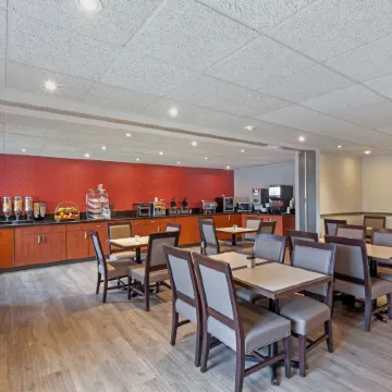 Best Western Plus Burlington Inn  Suites