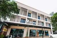 Sattahip 9 Boutique Hotel Hotels near Koh Kham Undersea