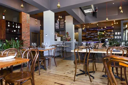 Clarendon Hotel Melbourne Отели рядом с достопримечательностью «Порт Мельбурн Бич»