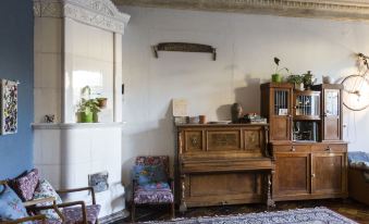 Chickadee Hostel