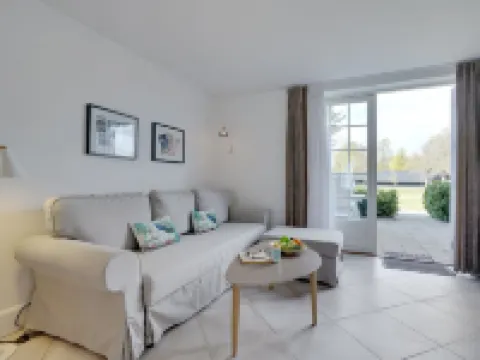 "Lenke" - 100m from the Sea