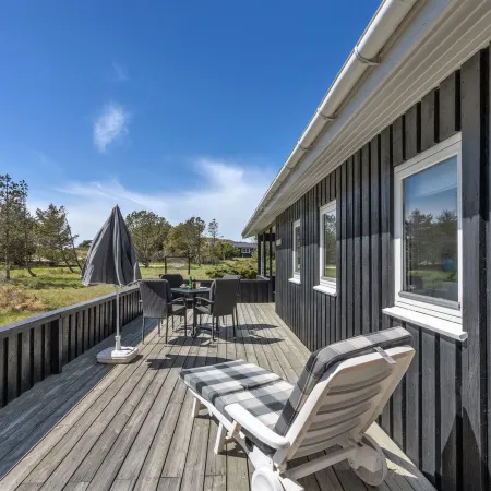 "Melisande" - 950m from the Sea