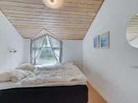 "Hariet" - 600m from the Sea