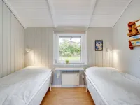 "Petrus" - 750m from the Sea Hotels in Hejls