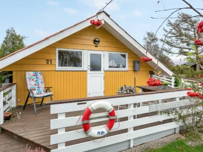 "Hjalmine" - 250m from the Sea